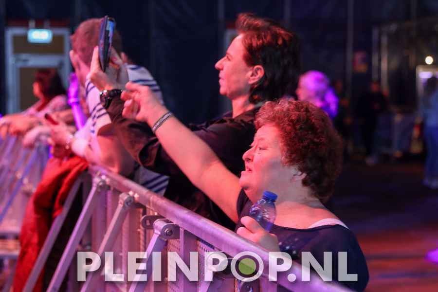 Publiek    Bezoekers (42)